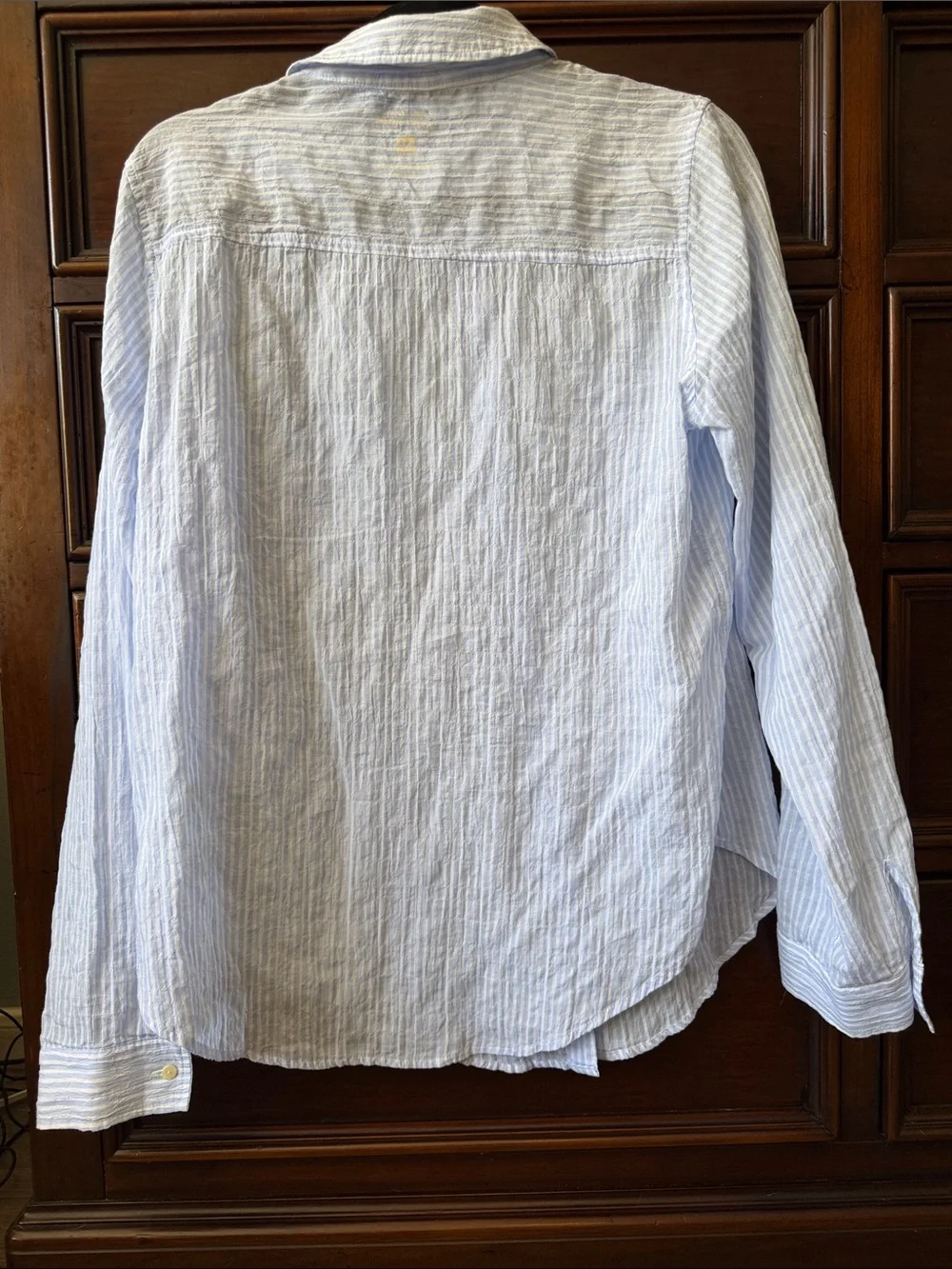 Lilly Pulitzer Pale Blue Striped Women’s Button-Down seersucker Shirt